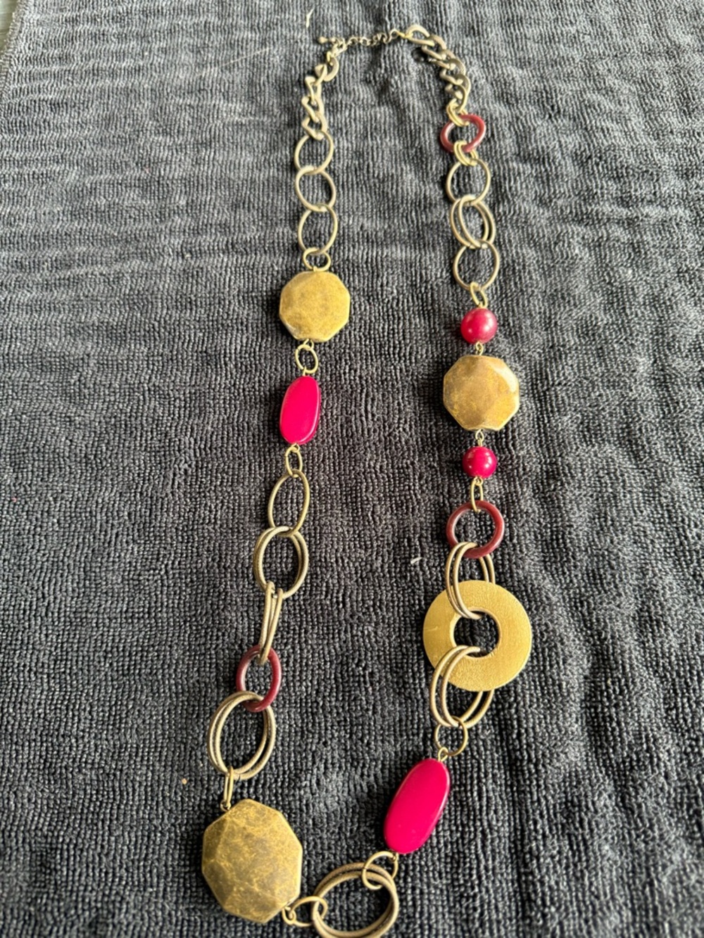 Stylish Gold-Tone Necklace with Burgundy like Accents
